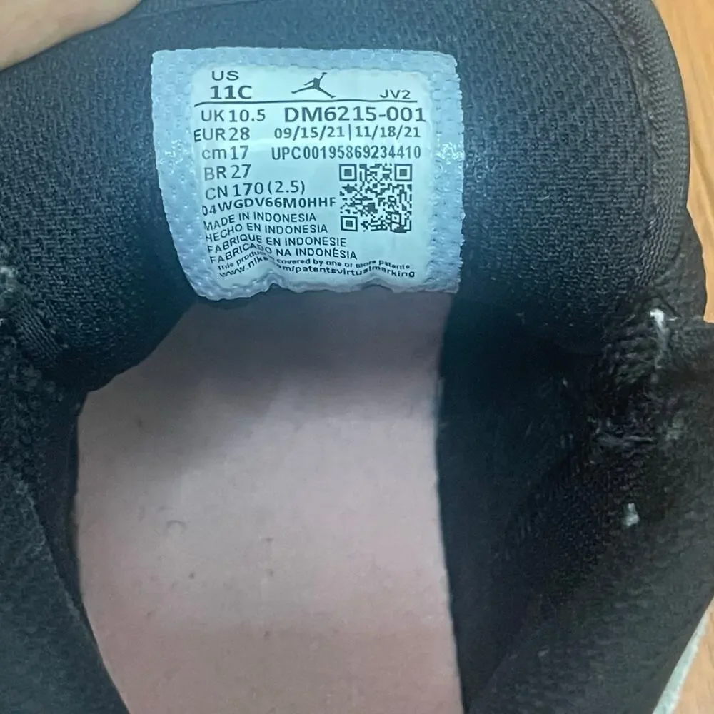 11c Air Jordan 1 Mid SE 'Zen Master' Sneaker